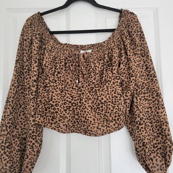 Acoa Boutique  Puff Sleeve Crop Top size L - Picture 1 of 8